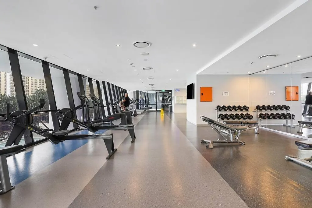 Circle On Cavill Riverview Apartment 450 Metre To The Beach Χρυσή Ακτή
